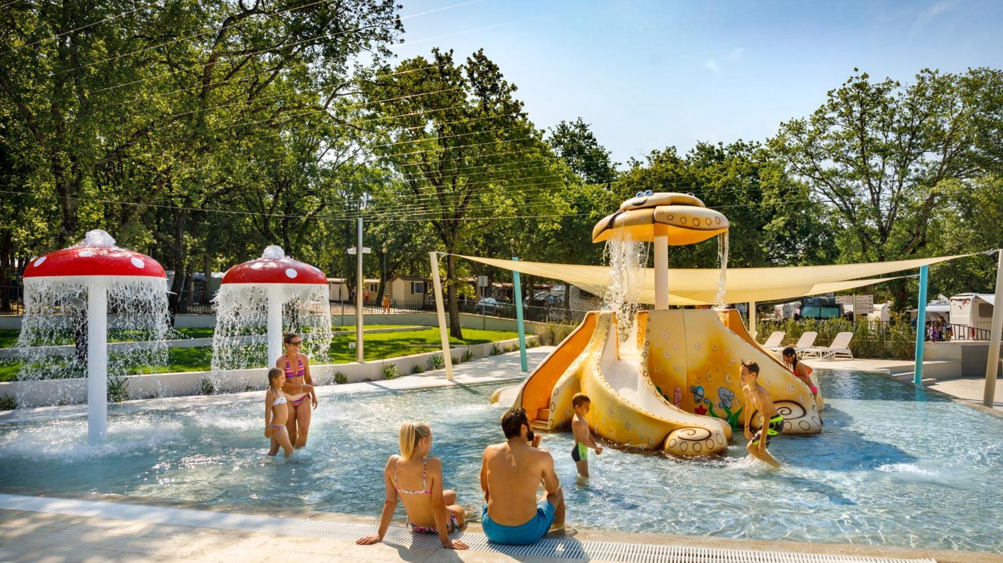 Aminess Planet Camping Maravea Resort - Pitches Novigrad  ภายนอก รูปภาพ